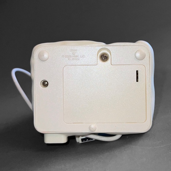 Vintage Hallmark Caroling Cottage - Picture 6 of 7